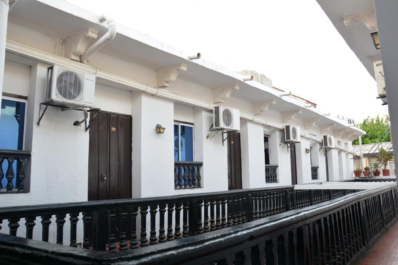 Hotel Andalucia Inn Σάντα Μάρτα Εξωτερικό φωτογραφία